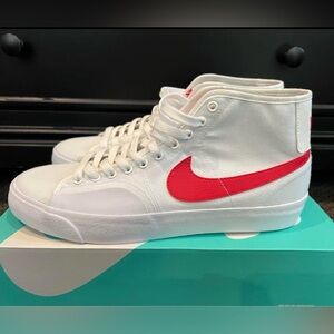Nike SB Blazer Court Mid in White and University Red Men’s size 9.5
